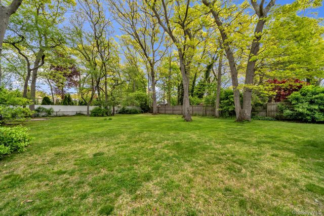35 Arline Lane, East Islip, NY 11730
