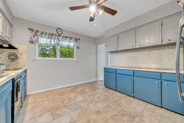 35 Arline Lane, East Islip, NY 11730