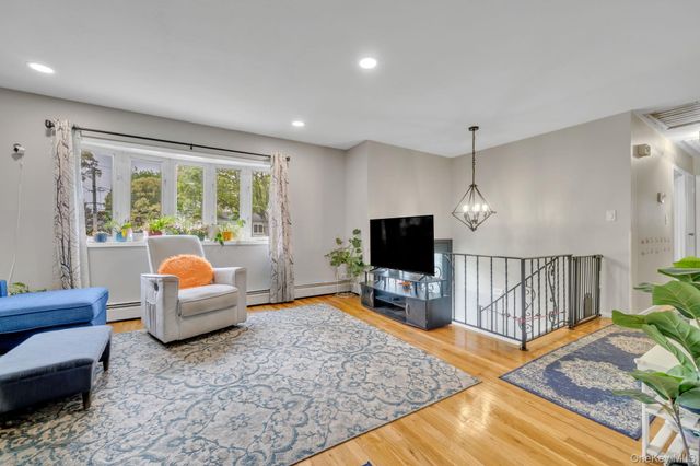 35 Arline Lane, East Islip, NY 11730
