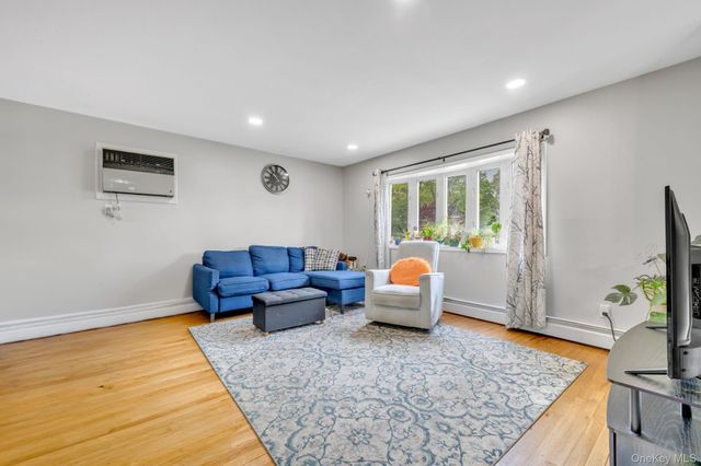 35 Arline Lane, East Islip, NY 11730
