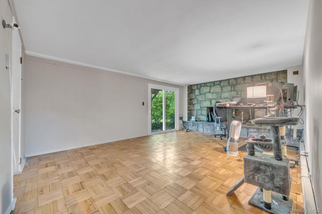35 Arline Lane, East Islip, NY 11730