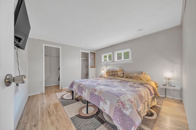 35 Arline Lane, East Islip, NY 11730