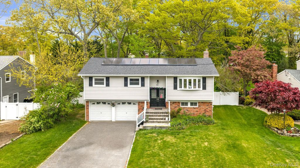 35 Arline Lane, East Islip, NY 11730