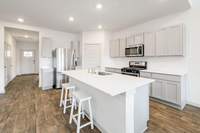 228 Lavaca River LN, Hutto, TX 78634