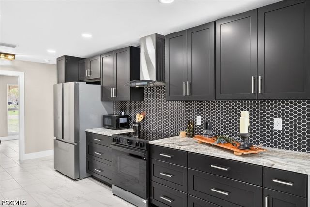 1145 SW 21st TER, Cape Coral, FL 33991