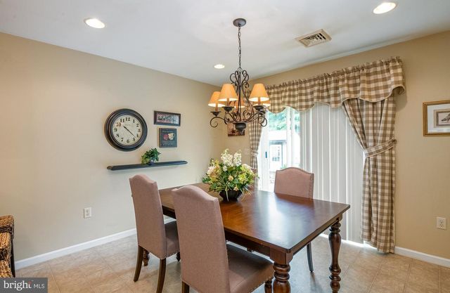 32 LOGANBERRY CT, Womelsdorf, PA 19567