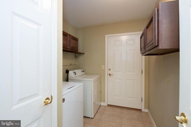 32 LOGANBERRY CT, Womelsdorf, PA 19567