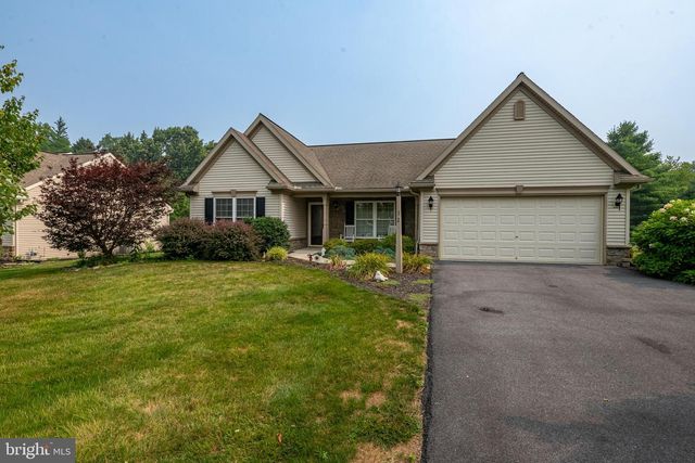 32 LOGANBERRY CT, Womelsdorf, PA 19567