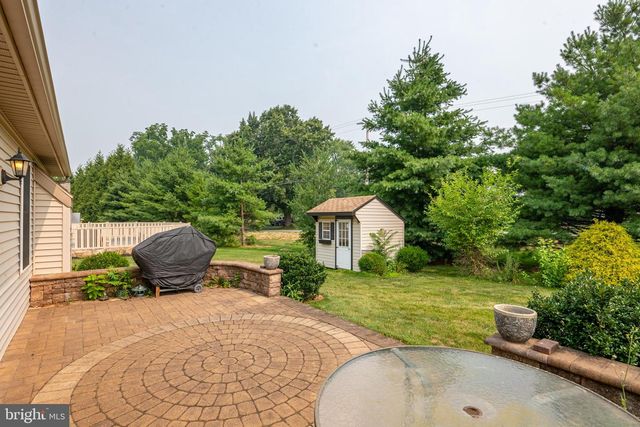 32 LOGANBERRY CT, Womelsdorf, PA 19567