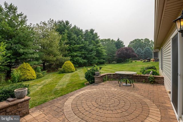 32 LOGANBERRY CT, Womelsdorf, PA 19567