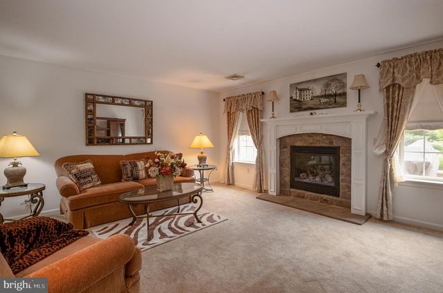 32 LOGANBERRY CT, Womelsdorf, PA 19567