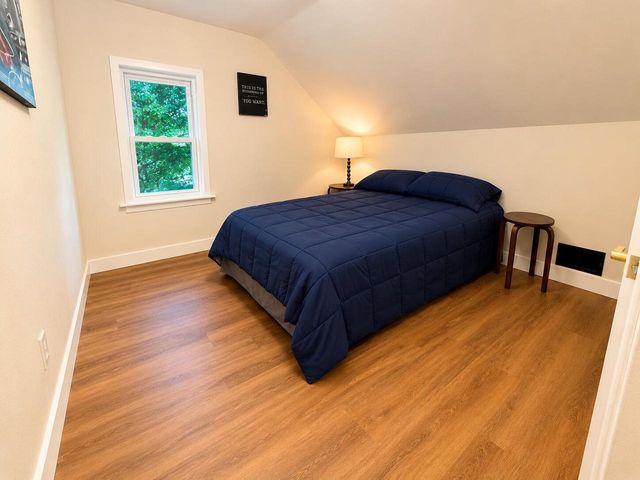 4937 N Hollywood AVENUE, Whitefish Bay, WI 53217