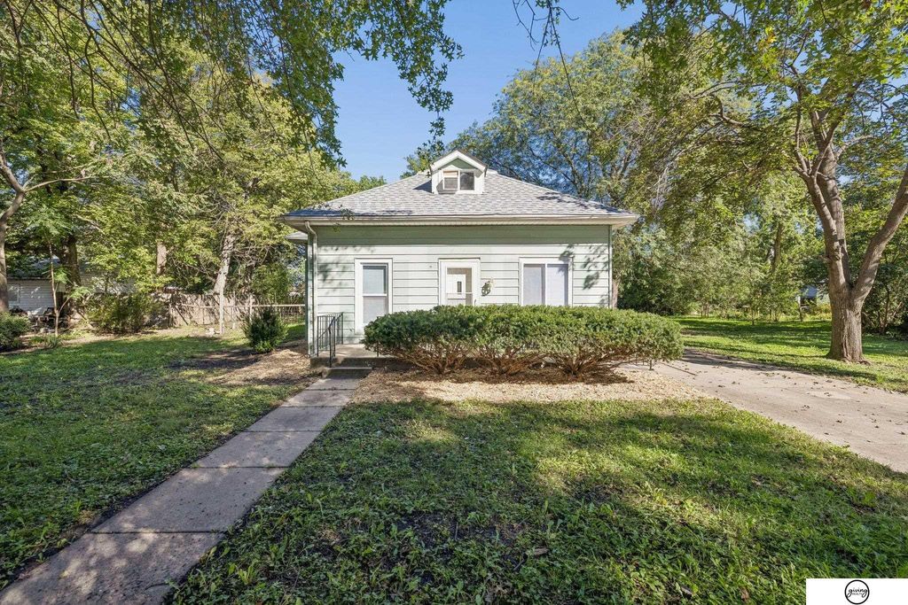 3918 Madison Avenue, Lincoln, NE 68504