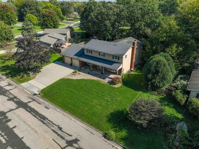 411 Oakland Avenue, Sun Prairie, WI 53590