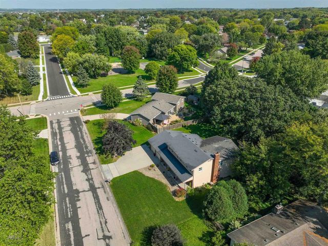 411 Oakland Avenue, Sun Prairie, WI 53590