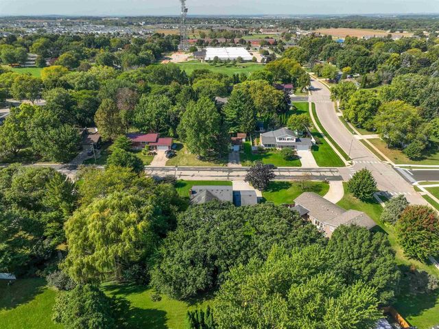 411 Oakland Avenue, Sun Prairie, WI 53590