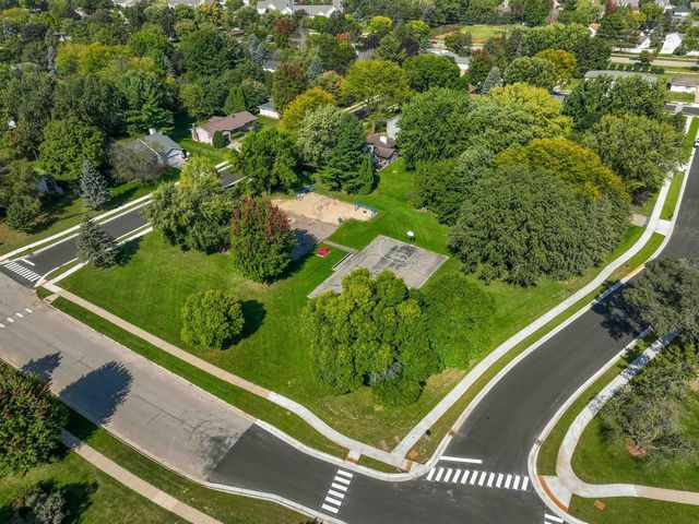 411 Oakland Avenue, Sun Prairie, WI 53590