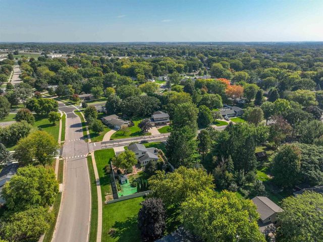 411 Oakland Avenue, Sun Prairie, WI 53590