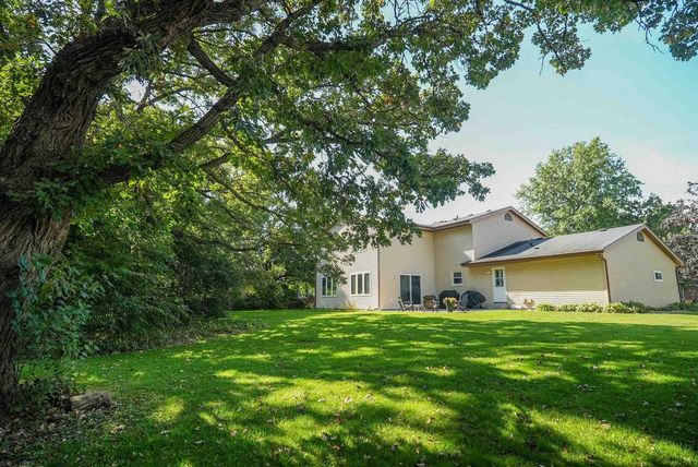 411 Oakland Avenue, Sun Prairie, WI 53590