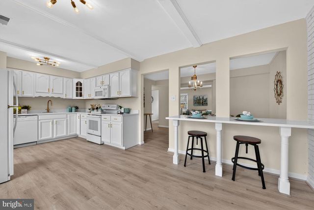 2255 CEDAR LN, Vienna, VA 22182