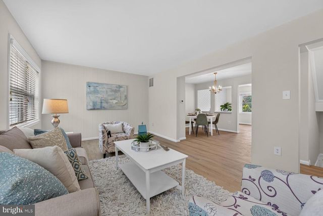 2255 CEDAR LN, Vienna, VA 22182