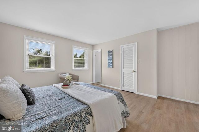 2255 CEDAR LN, Vienna, VA 22182