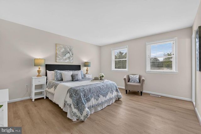 2255 CEDAR LN, Vienna, VA 22182