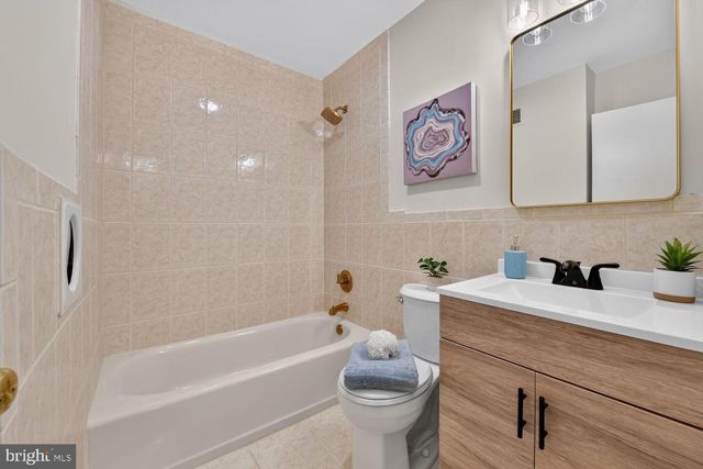 2255 CEDAR LN, Vienna, VA 22182