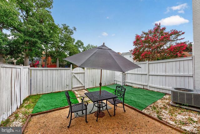 2255 CEDAR LN, Vienna, VA 22182
