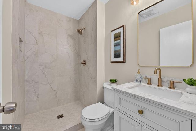 2255 CEDAR LN, Vienna, VA 22182