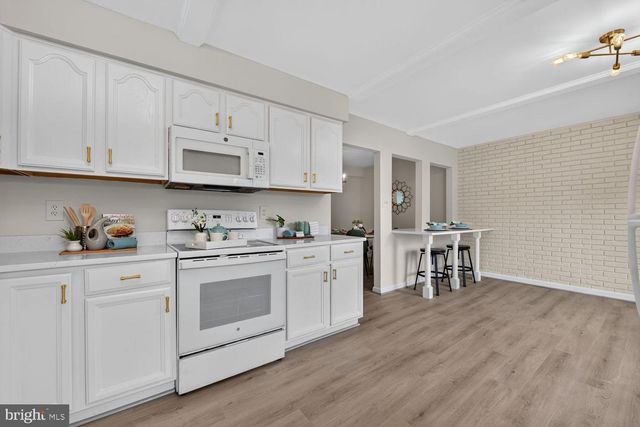 2255 CEDAR LN, Vienna, VA 22182