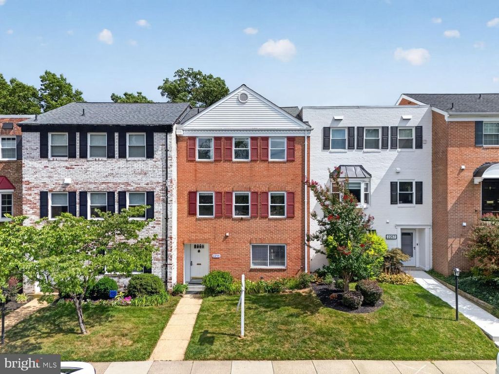 2255 CEDAR LN, Vienna, VA 22182