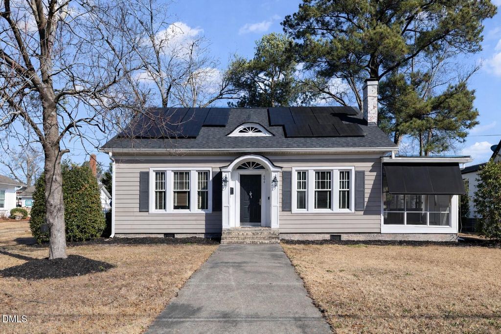 604 W Divine Street, Dunn, NC 28334