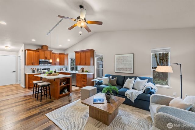 11402 40th Avenue Ct NW, Gig Harbor, WA 98332
