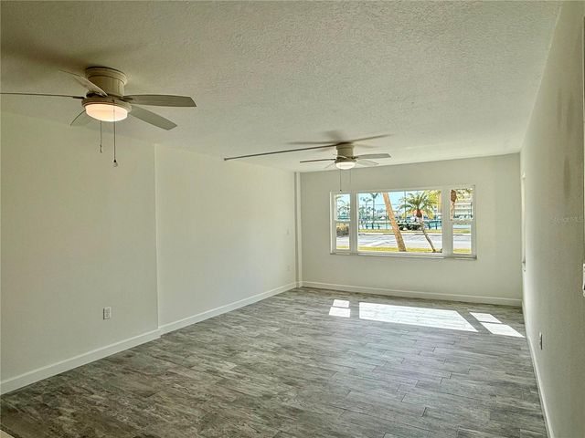 4650 COVE CIRCLE 108, St Petersburg, FL 33708