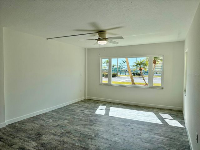 4650 COVE CIRCLE 108, St Petersburg, FL 33708