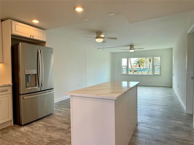 4650 COVE CIRCLE 108, St Petersburg, FL 33708