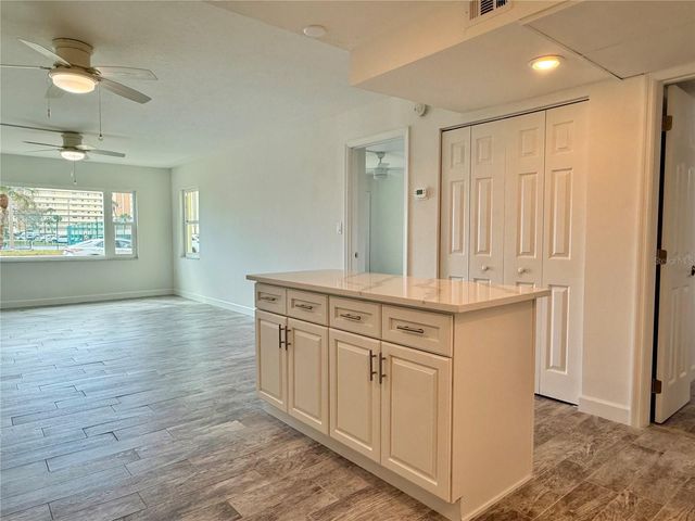 4650 COVE CIRCLE 108, St Petersburg, FL 33708