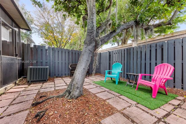 10500 NW 3rd St, Pembroke Pines, FL 33026