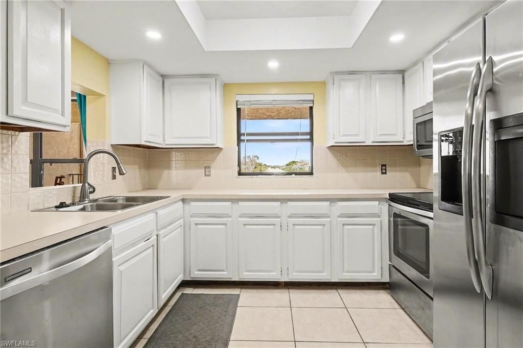 Image 2 of property listing at 4703 SE 17th PL 404, Cape Coral, FL 33904