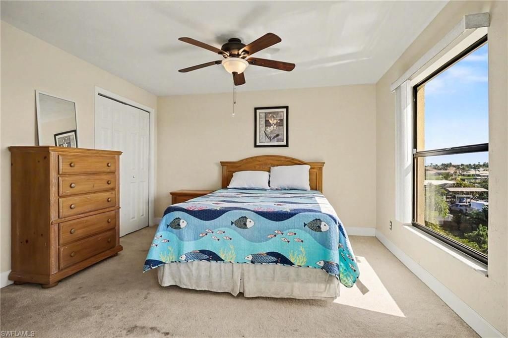 Image 9 of property listing at 4703 SE 17th PL 404, Cape Coral, FL 33904