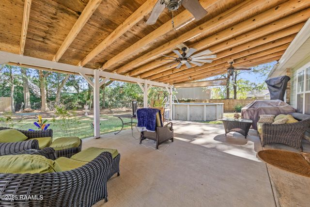 201 Kurzweg Drive, Lafayette, LA 70508