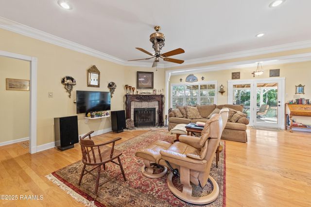 201 Kurzweg Drive, Lafayette, LA 70508