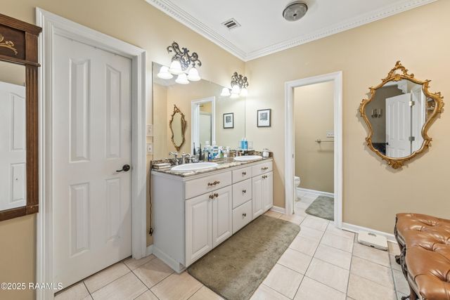 201 Kurzweg Drive, Lafayette, LA 70508