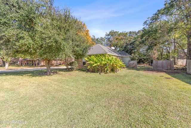 201 Kurzweg Drive, Lafayette, LA 70508
