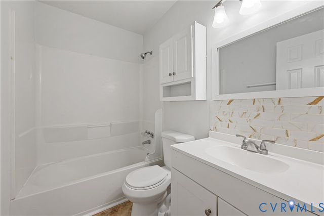 3340 Summerbrooke Dr, Chesterfield, VA 23235