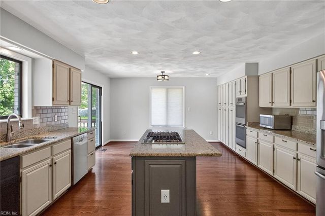 2208 Brushwood TER, Virginia Beach, VA 23456