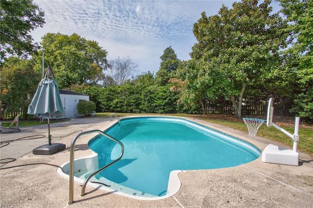 2208 Brushwood TER, Virginia Beach, VA 23456