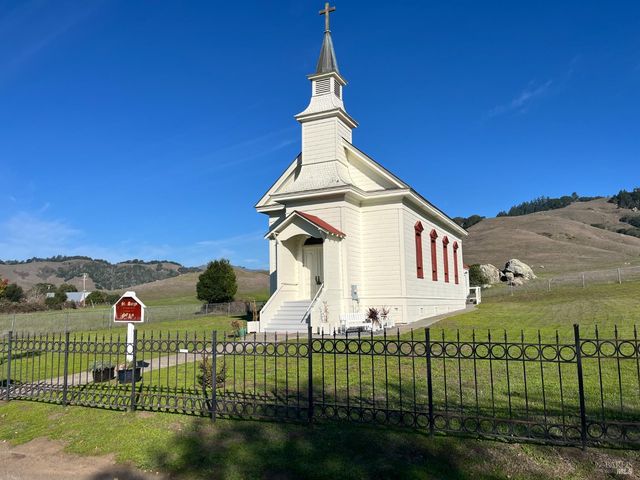 1355 Nicasio Valley Rd, Nicasio, CA 94946