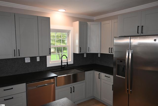 212 Donnan Road, Greenville, SC 29687